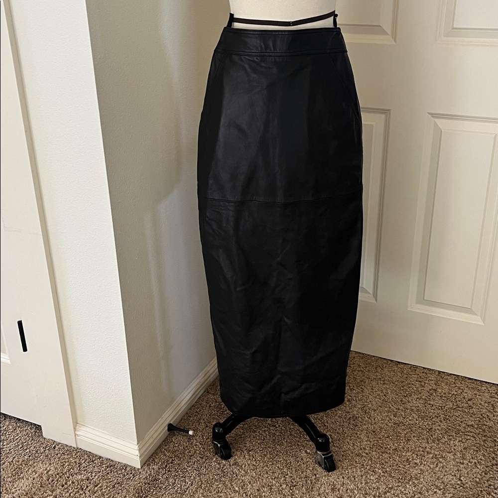 Elegant Black Leather Skirt